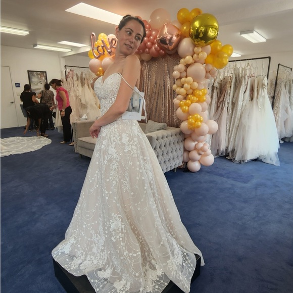 Allure bridal 9559 wedding dress - Picture 1 of 3